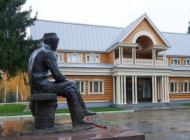 Габдулла Тукай музей-комплексы директоры Алина Мөхәммәтшина белән очрашуга чакырабыз
