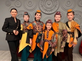 «Әллүки» курайчылар студиясе белән аның җитәкчесе Ләйсән Гәрәева таныштыра