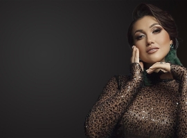 Җырчы Зәринә Хәсәншина белән очрашуга чакырабыз