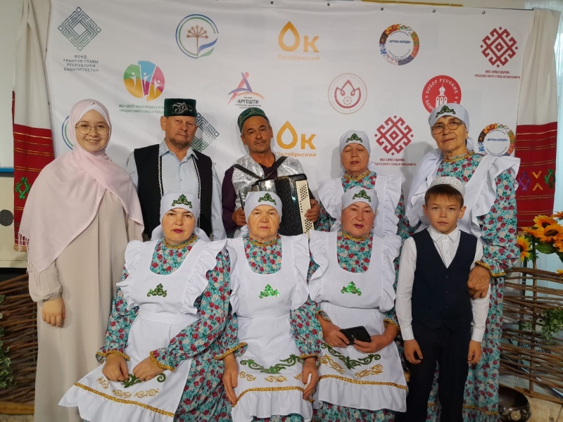 Выступление на межрегиональном фестивале народных традиций в городе Октябрьский РБ