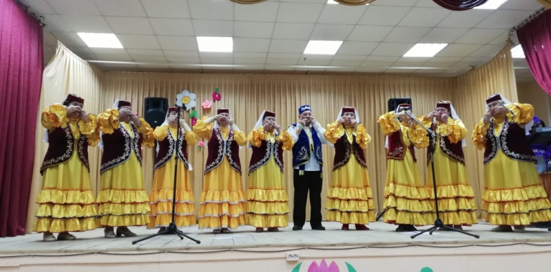Ансамбль кубызистов "Наза" на сцене СДК
