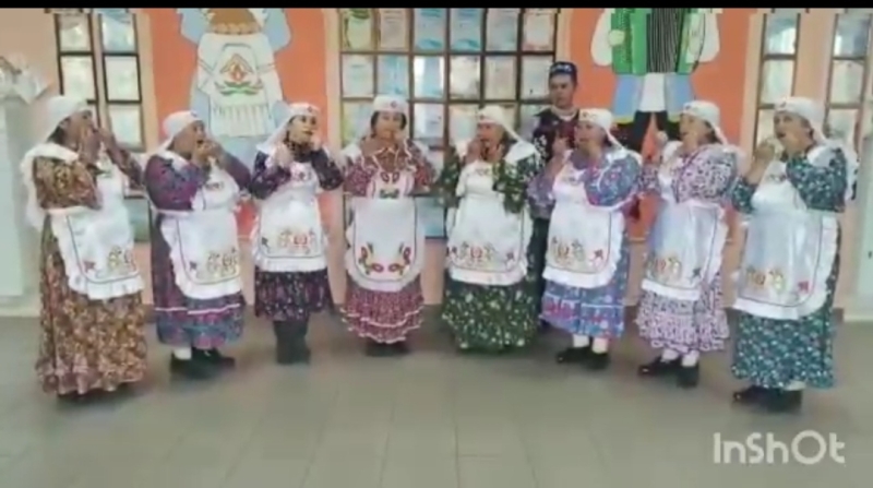 ансамбль в СДК на подготовке к конкурсу