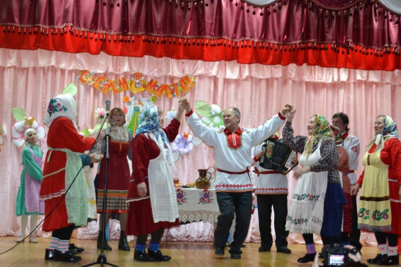 Сцена из народного обряда «Новоселье»