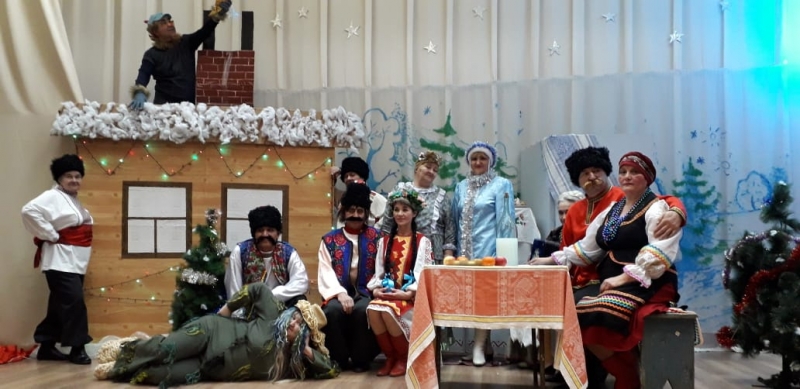 Новогодний спектакль " На Хуторе близ Диканьки"