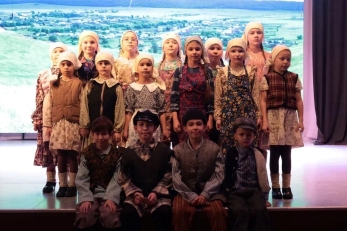 «Әллүки» балалар студиясе спектакле белән Арчада «Хәрби батырлык һәм хезмәт фидакарьлеге елы» ачылды