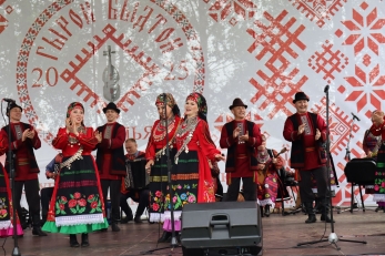 Участники ярмарки мастеров народных промыслов праздника удмуртской культуры «Гырон Быдтон»