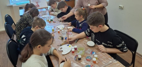 В бугульминской «Махалле» раскрывают секреты мастерства: как дерево превращается в искусство