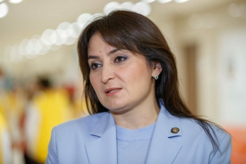 Поздравление заместителя Премьер-министра Татарстана Лейлы Фазлеевой с Днем работника культуры