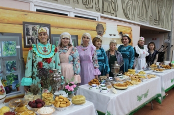 В Азнакаево прошел праздник «Чәй бәйрәме», посвященный Году семьи