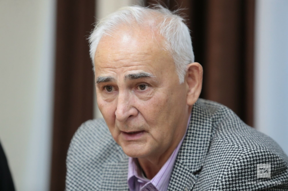 Бездә кунакта - язучы Ринат Мөхәммәдиев