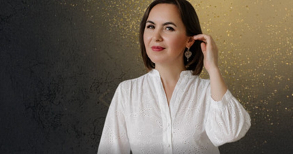 Шагыйрә Лилия Гыйбадуллина белән таныштырабыз