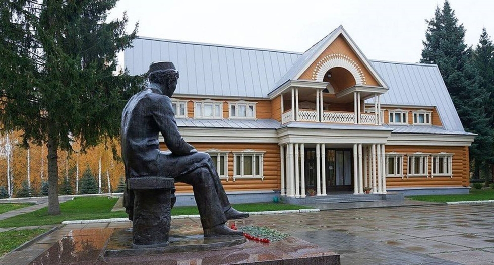 Габдулла Тукай музей-комплексы директоры Алина Мөхәммәтшина белән очрашуга чакырабыз