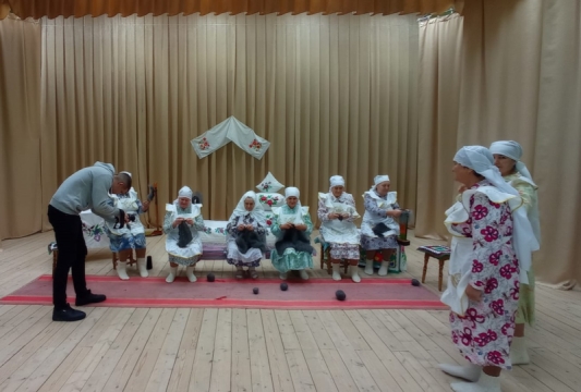 Мастерицы Рыбно-Слободского района рассказали о ремесле по вязанию шалей