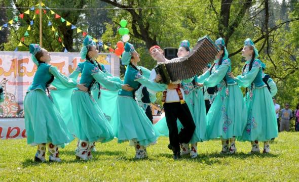 Сабантуй - татарский народный праздник окончания весенних полевых работ