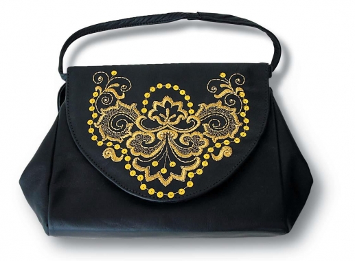 Женская сумка, украшенная золотошвейной вышивкой. Вышивальщица С. Кузьминых