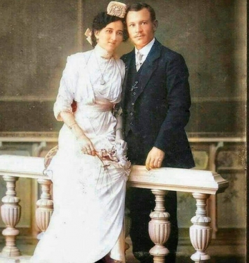 Супружеская пара, середина XX века