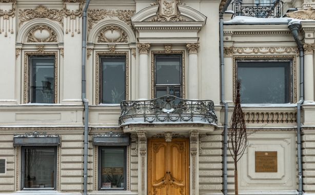 Ограждение балкона Домa Ушковой, Архитектор Карл Мюфке