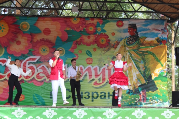 На сцене - Ильсур и Гульназ Шарипзяновы
