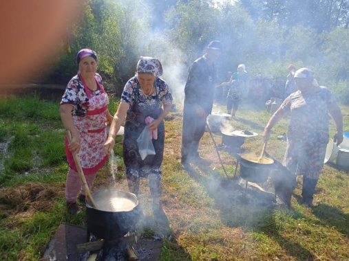 Процесс приготовления жертвенной каши 