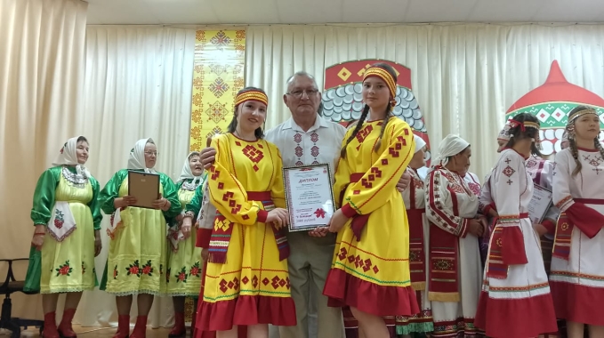Вокальный коллектив «Звездочки» Верхнетарханского СДК (руководитель Анастасия Сергеева)