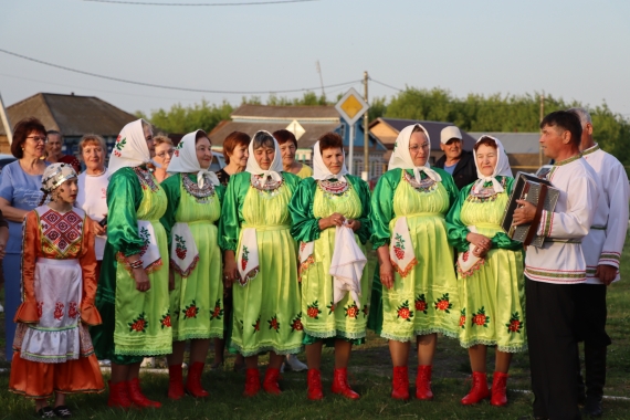 Фольклорная группа «Пилеш» Чувашско-Чикилдымского СК (руководитель Луиза Семенова)
