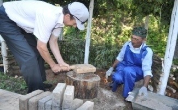 Ручное изготовление кирпича