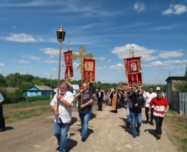 Крестный ход на родник