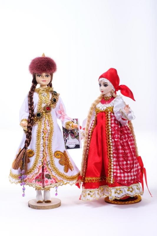 Кукла в костюме периода Казанского ханства.