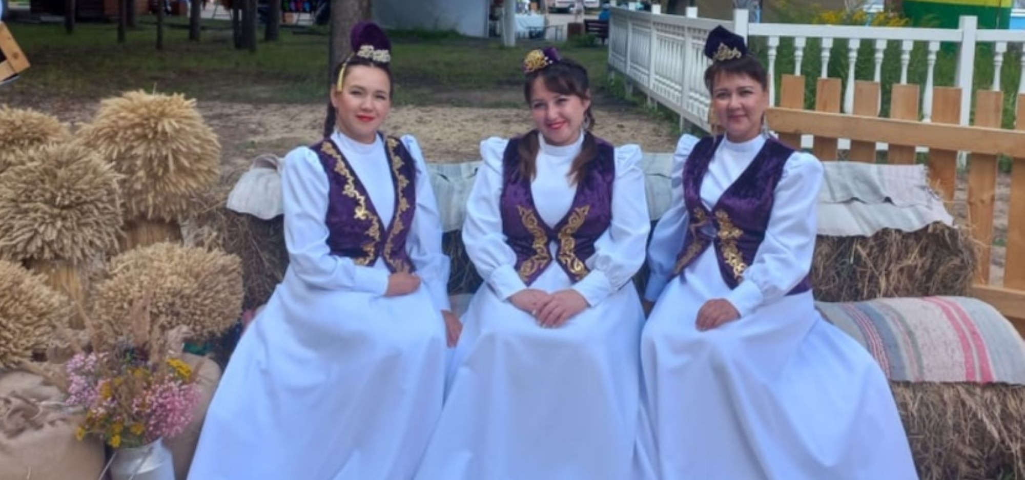 Студиябездә кунакта – Апас төбәгенең «Каратун йолдызлары» фольклор ансамбле