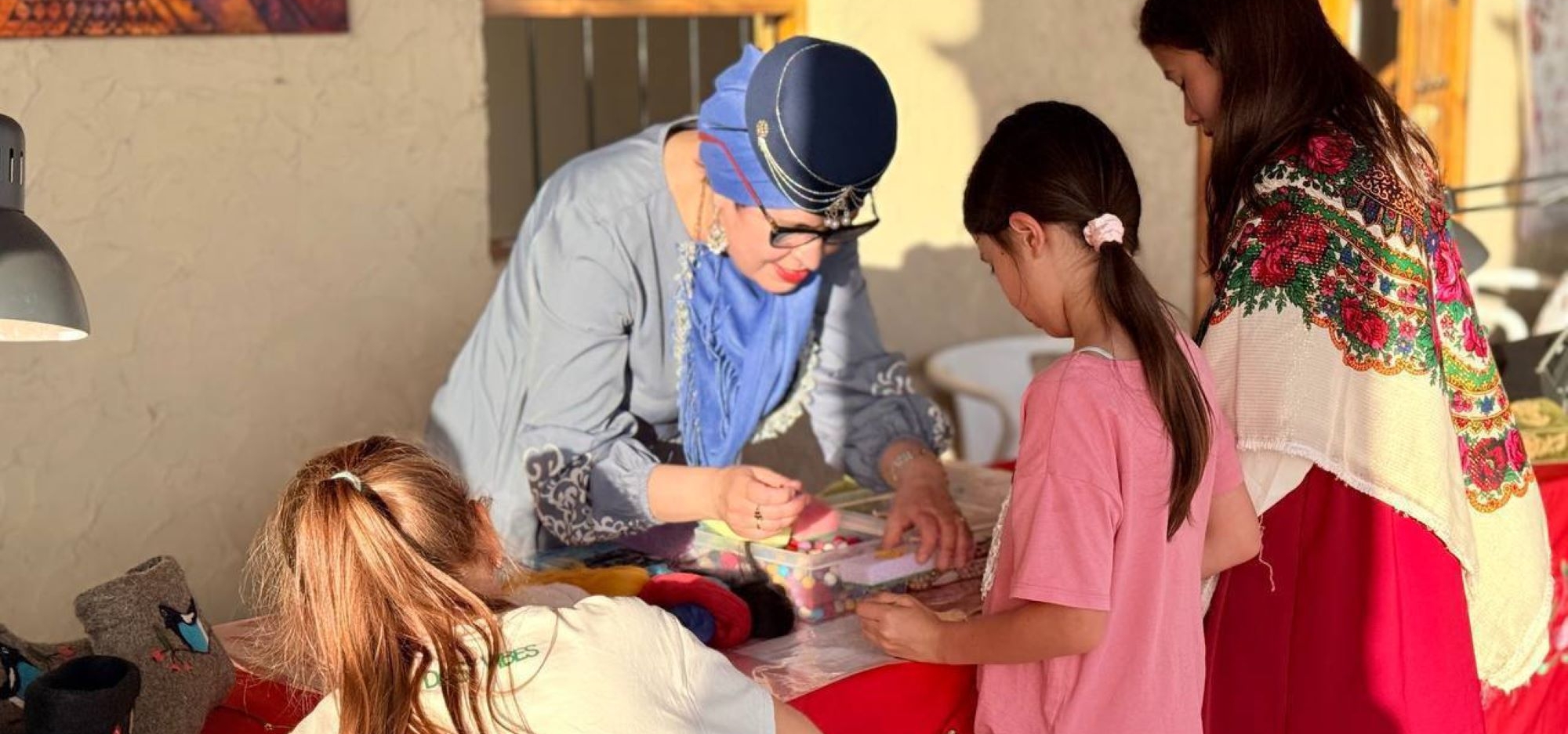 Катарда узган Россия мәдәнияте көннәрендә катнашкан осталар белән сөйләшәбез