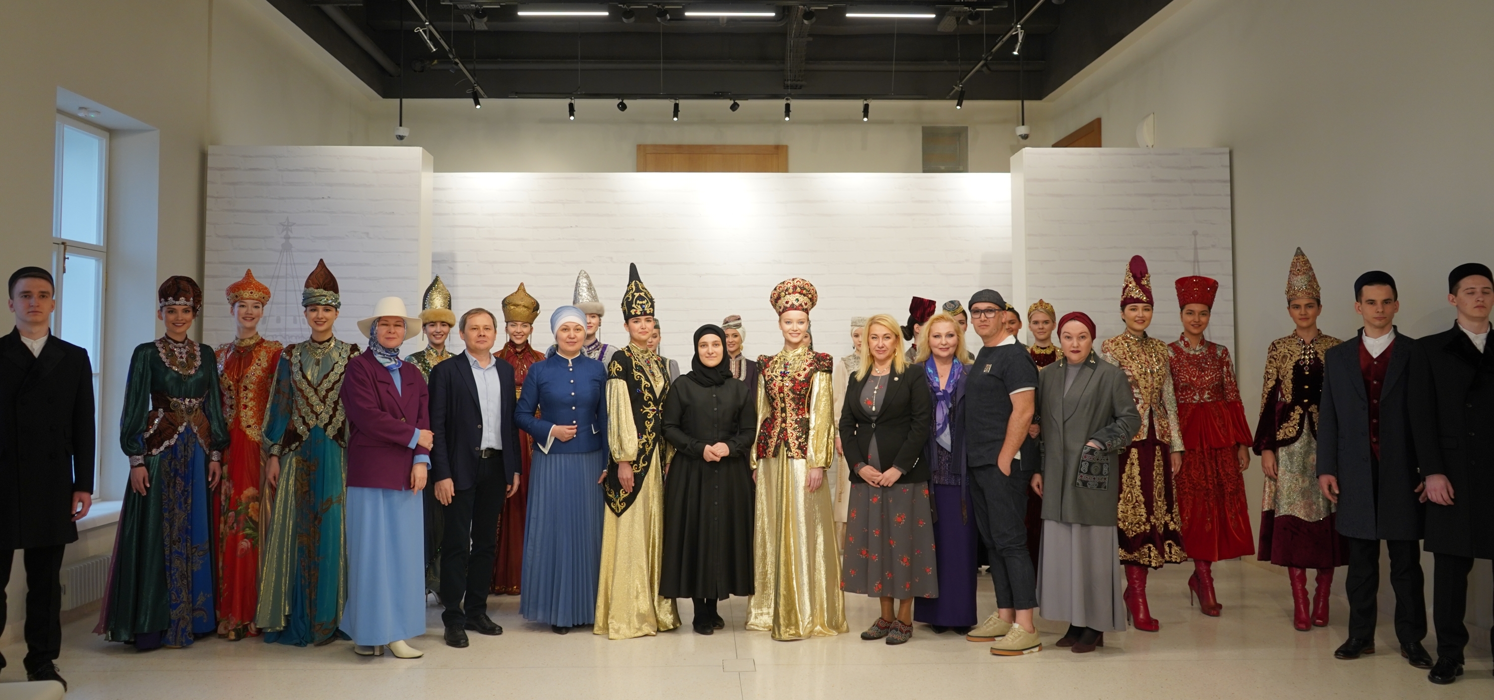 Министры культуры Татарстана и Чечни стали гостями показа Театра национального костюма