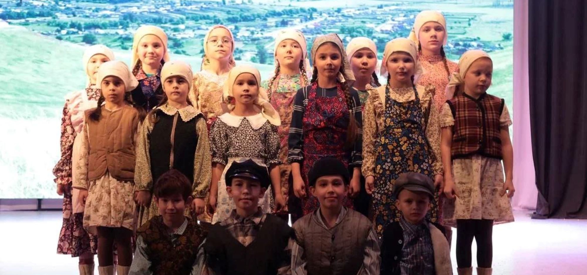 «Әллүки» балалар студиясе спектакле белән Арчада «Хәрби батырлык һәм хезмәт фидакарьлеге елы» ачылды