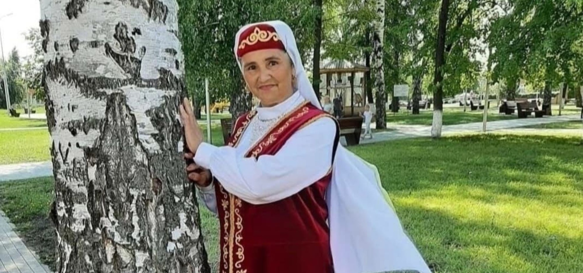 Бездә кунакта - гармунчы, үзешчән сәнгатьткәр Нурдания Низамова