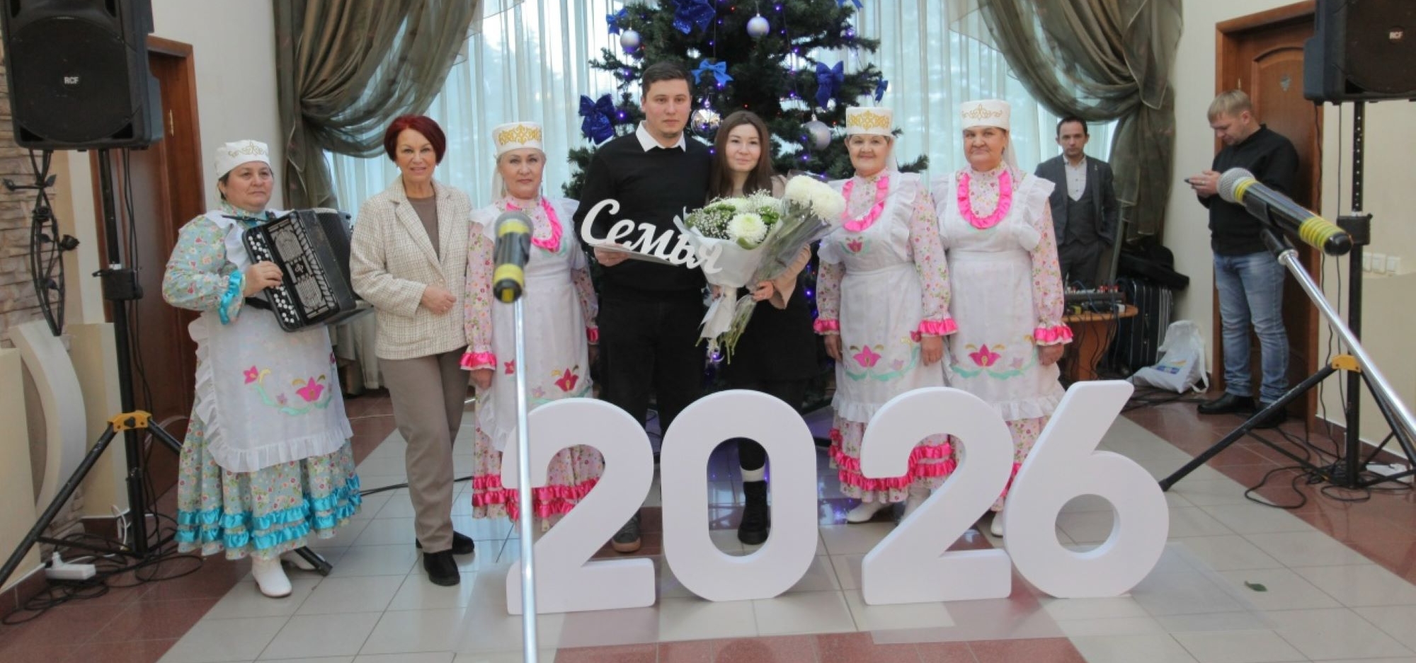 В Альметьевске прошел свадебный фестиваль «Как бывало в старину»