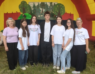 Участники народного кукольного театра "Эллуки"