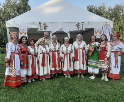 Фольклорный ансамбль "Кильдюшевские бабки" на празднике в рамках проекта "Дерево жизни" г.Казань