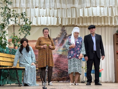 «Баш куям тезлэренэ» спектакль