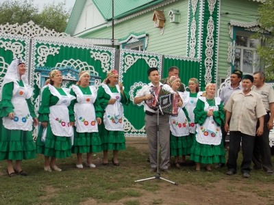 Музыкальный подарок сельчанам, выступление земляка села Адельшино 