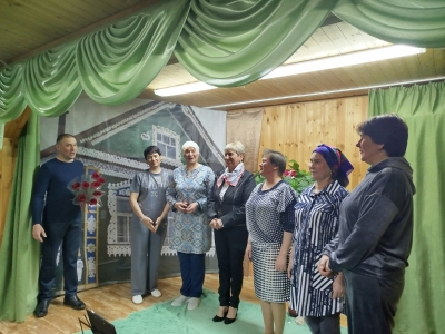 историю с письмом из прошлого и дальнейшим поиском «золотого клада» участницы творческого коллектива  сыграли, буквально, на одном дыхании – зрители и члены жюри, сидевшие в зале, и не заметили, как пролетело время.