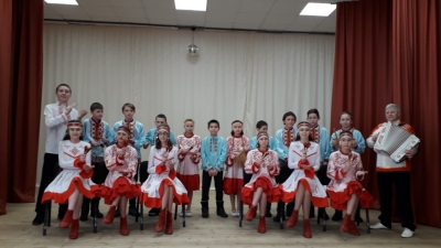  Детский фольклорный образцовый коллектив объединяющий ребят , которые любят  песни, обычаи, обряды своего родного чувашского народа