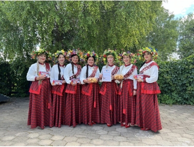 Фольклорный ансамбль "Асыл бизэк"