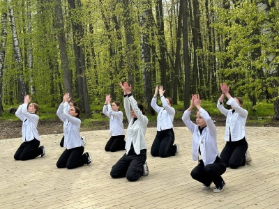 Праздничный конце, посвященный Дню Победы 9с.Высокая гора парк Победы)