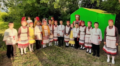 На празднике Питрау