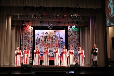 Выступление Народного ансамбля чувашской песни "Мерчен" на праздничном концерте, посвящённому Дню народного единства