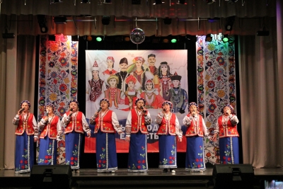 Выступление Народного фольклорного украинского ансамбля "Водограй" на концерте, посвящённом Дню народного единства