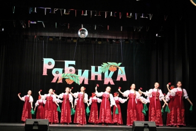 Русский хоровод "Рябинка", основная группа