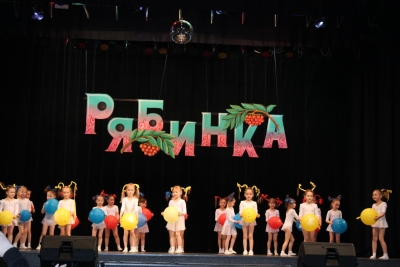 Детский танец "Горошенки", младшая группа
