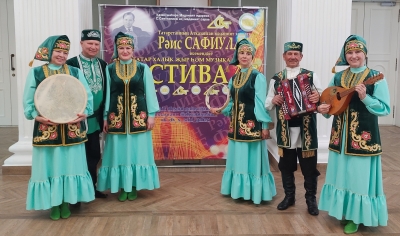 Народный фольклорный коллектив «Зөбәрҗәт» (взрослый состав)