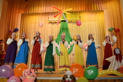 На сцене Староильмовского Дома культуры первый тур фестиваля "Созвездие Йолдызлык"