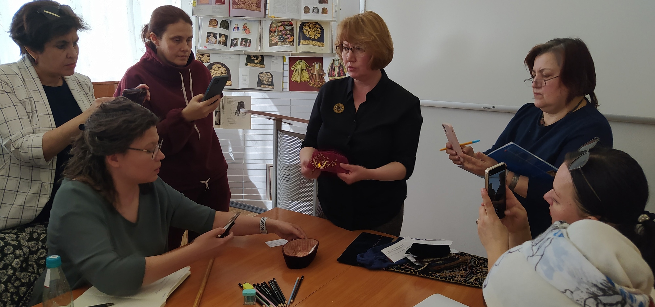 В ГБУ «Таткультресурсцентр» проходят курсы по золотной вышивке